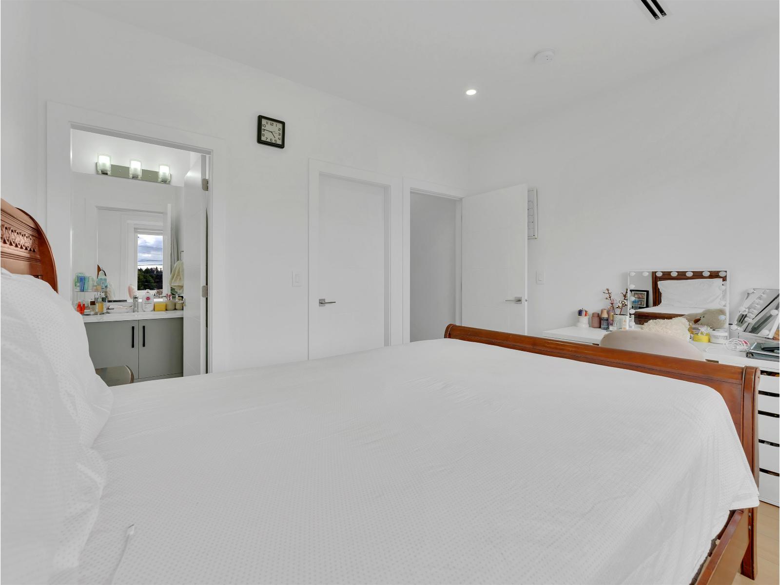 11553 75a Avenue Property Photo 24
