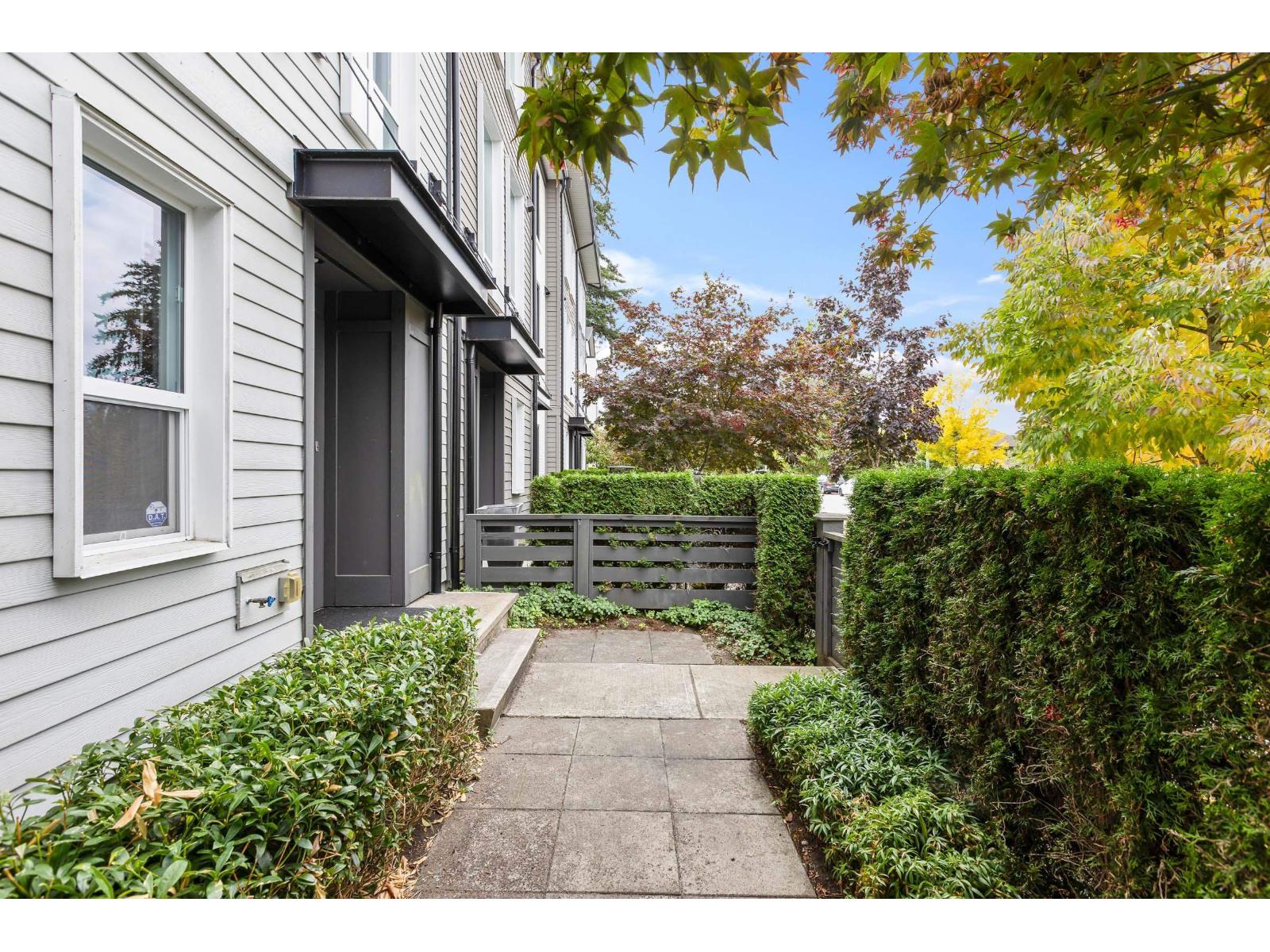 5 15938 27 AVENUE Property Photo 1