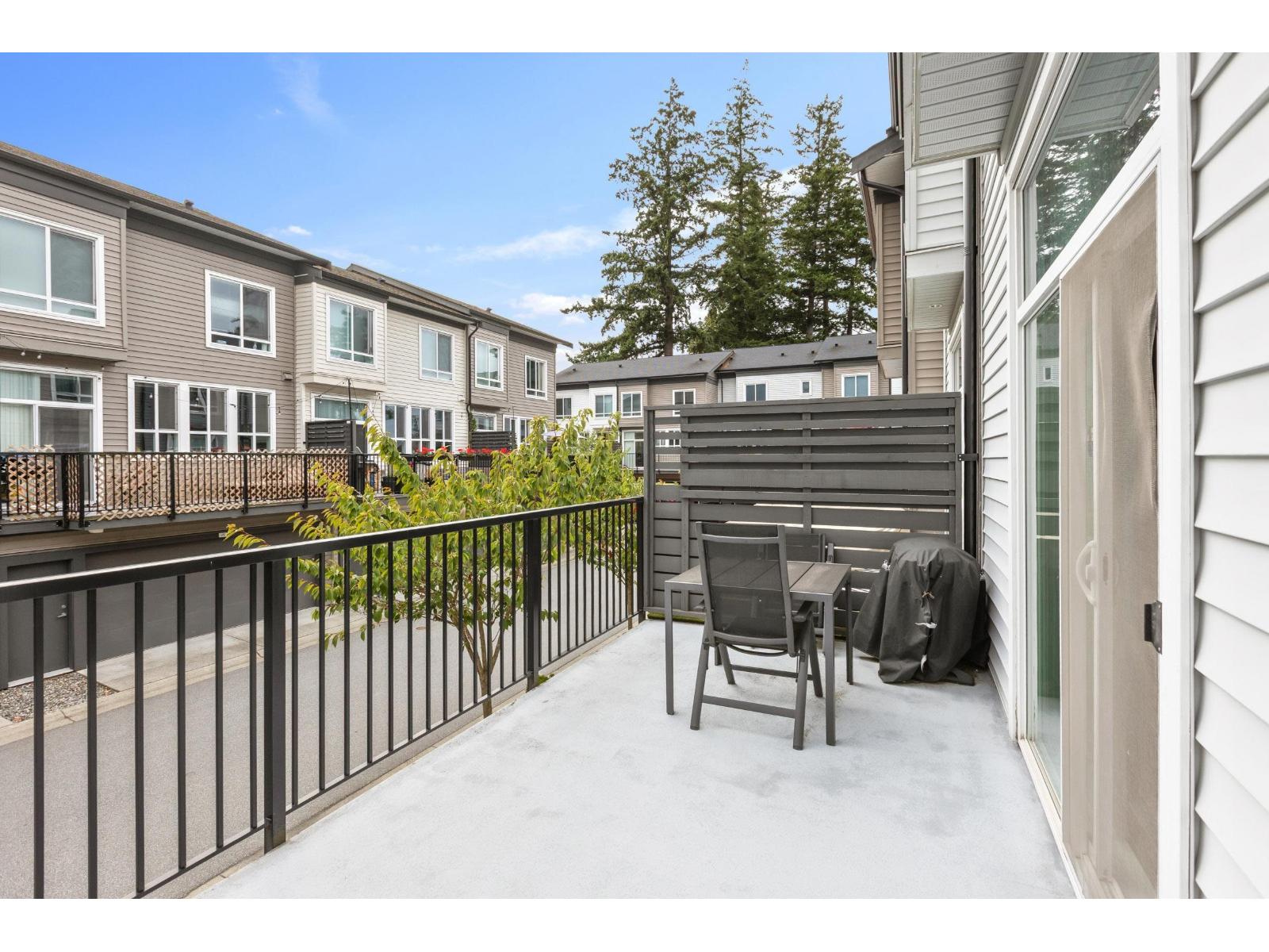 5 15938 27 Avenue Property Photo 16