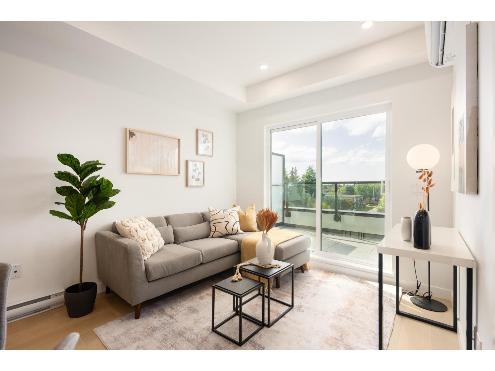 511 5398 207 Street Property Photo 1