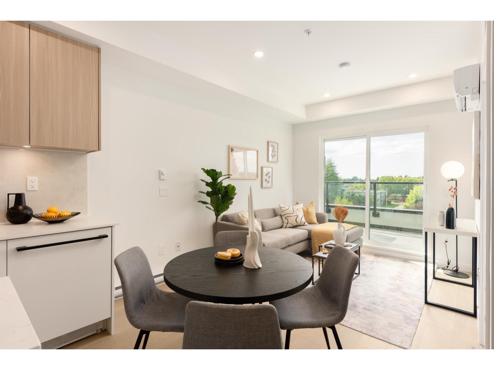 511 5398 207 Street Property Photo 5