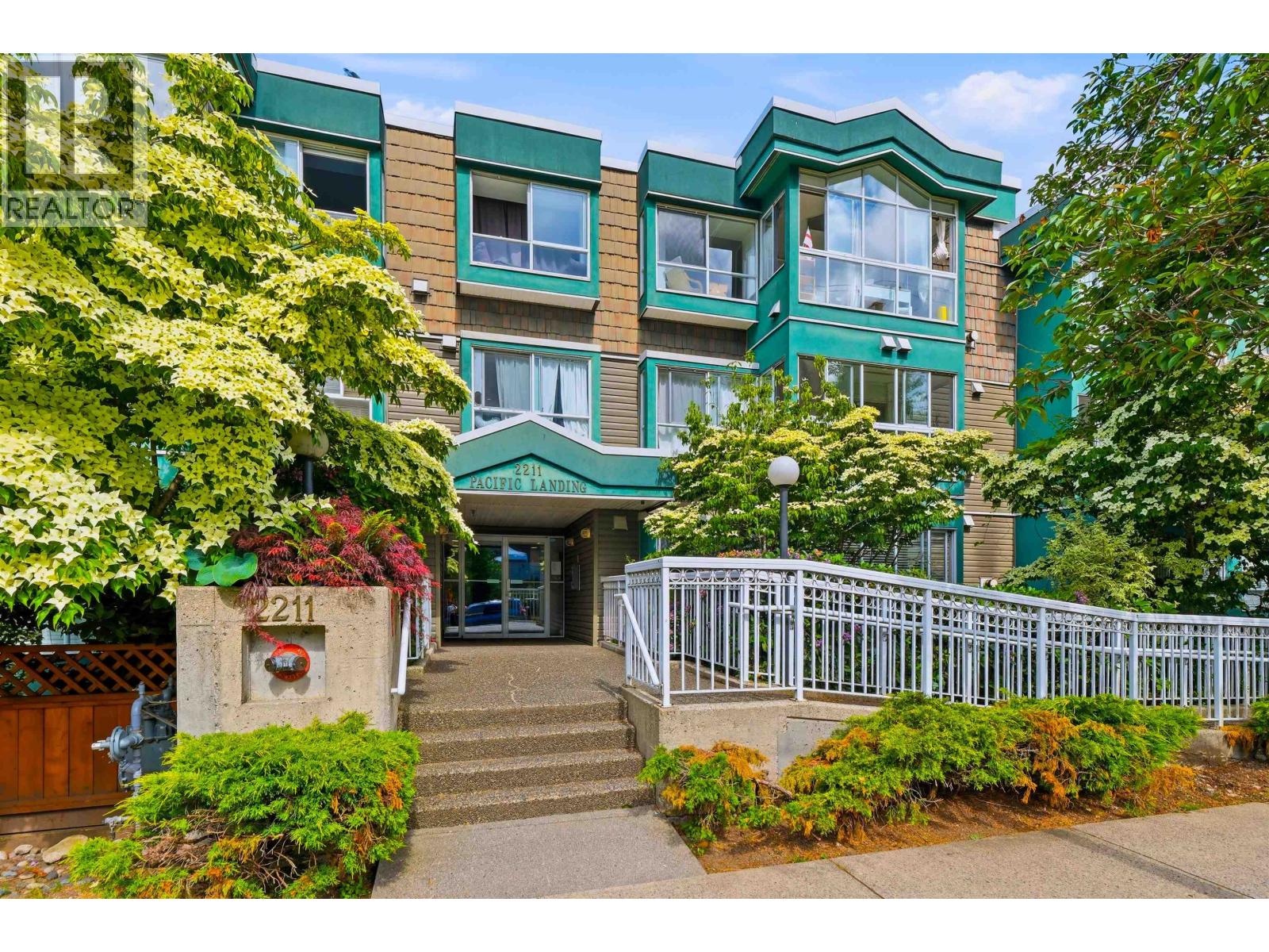 408 2211 WALL STREET Property Photo 1