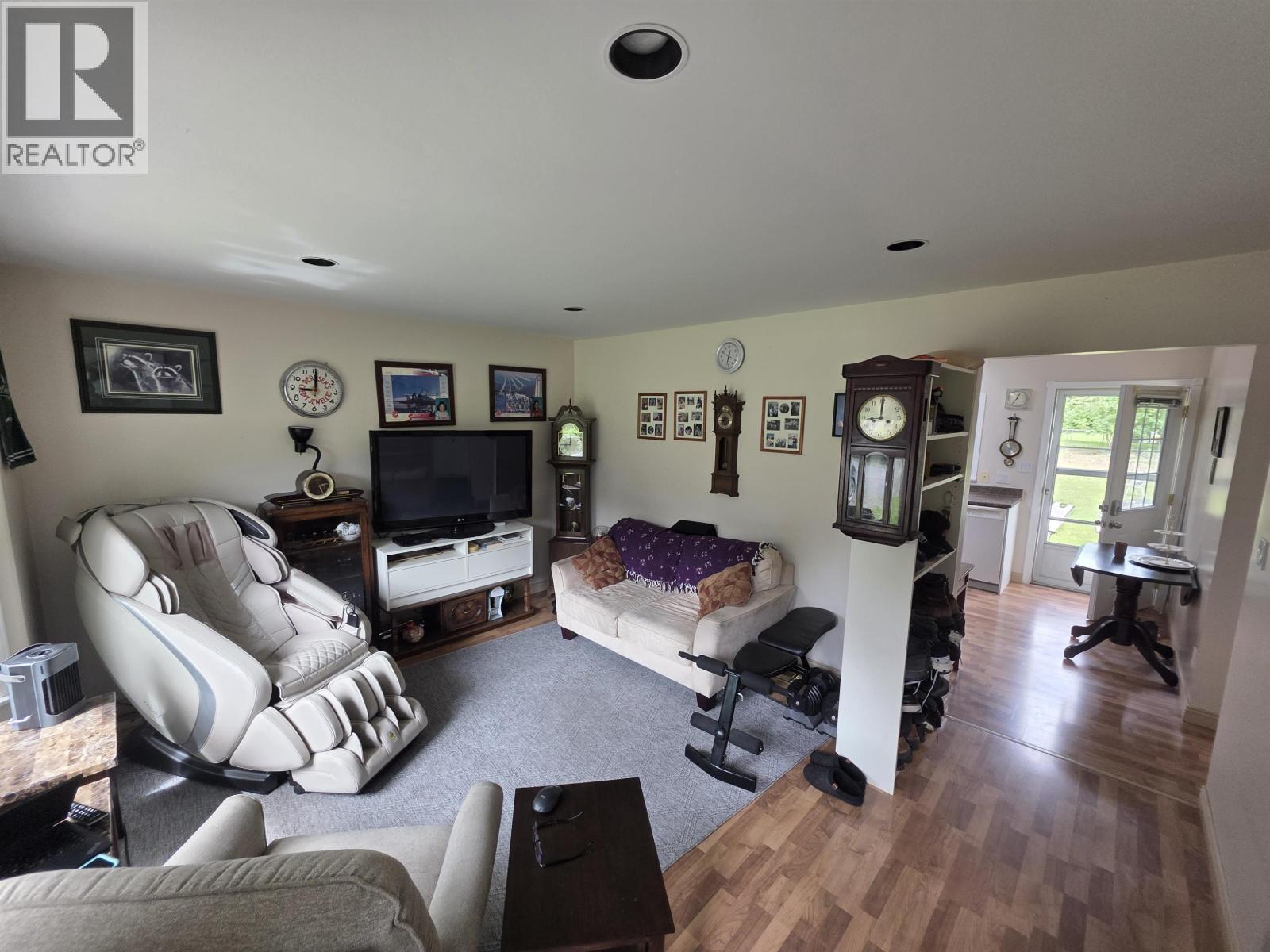 4932 Graham Avenue Property Photo 2