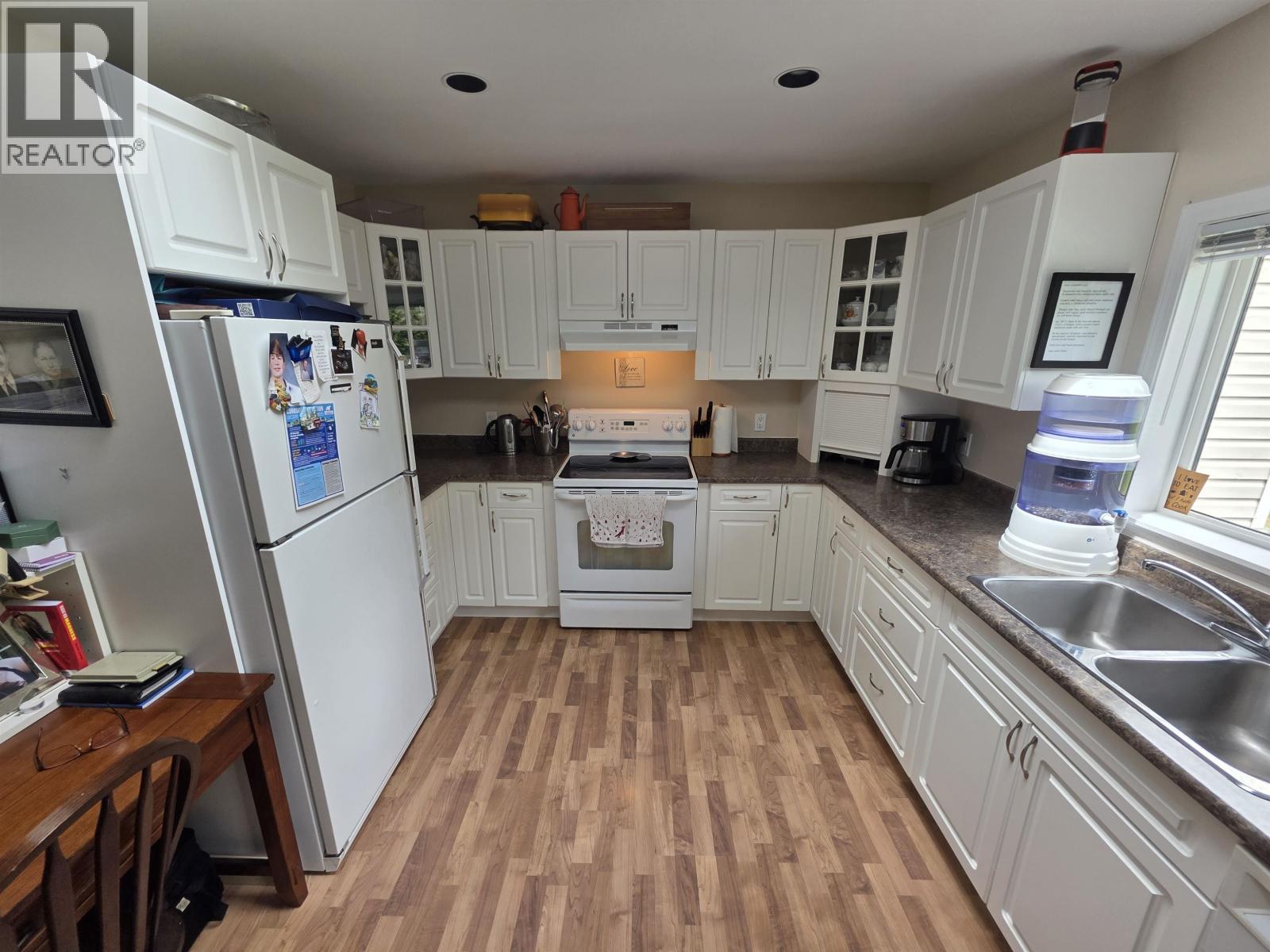 4932 Graham Avenue Property Photo 8