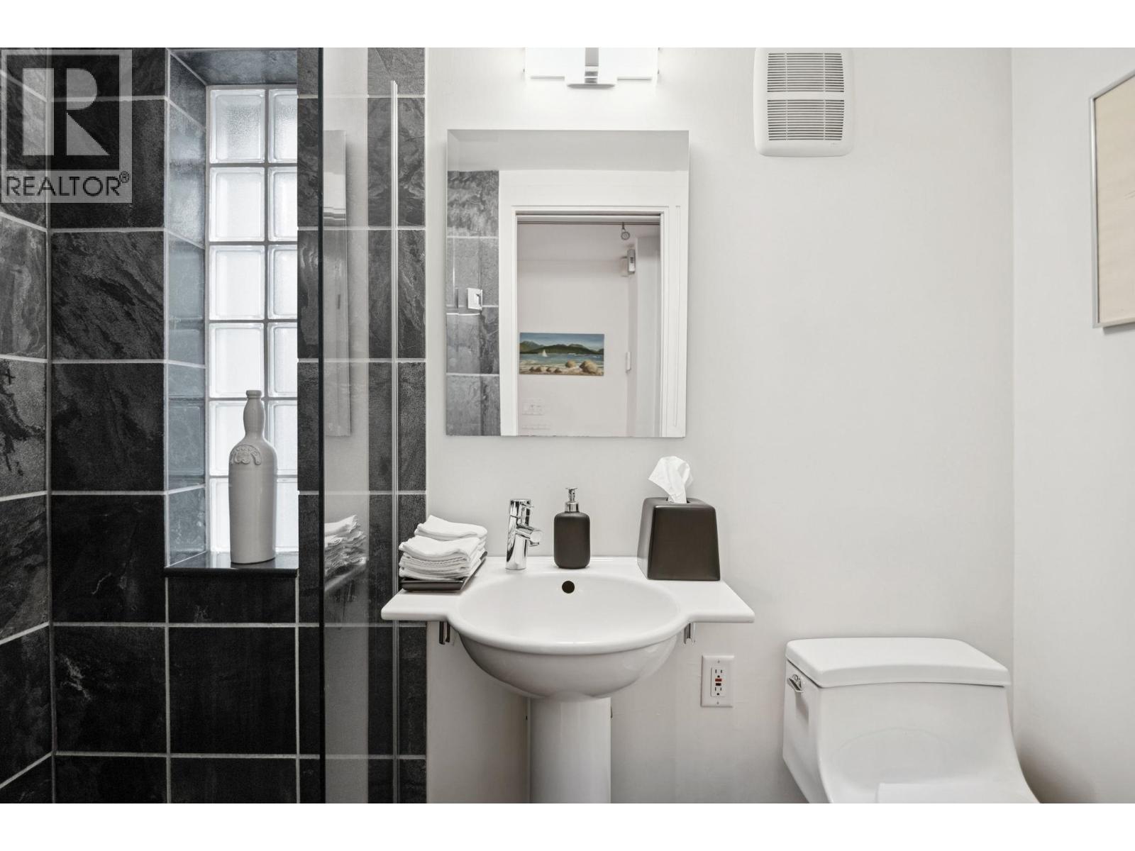 3814 W 11th Avenue Property Photo 18