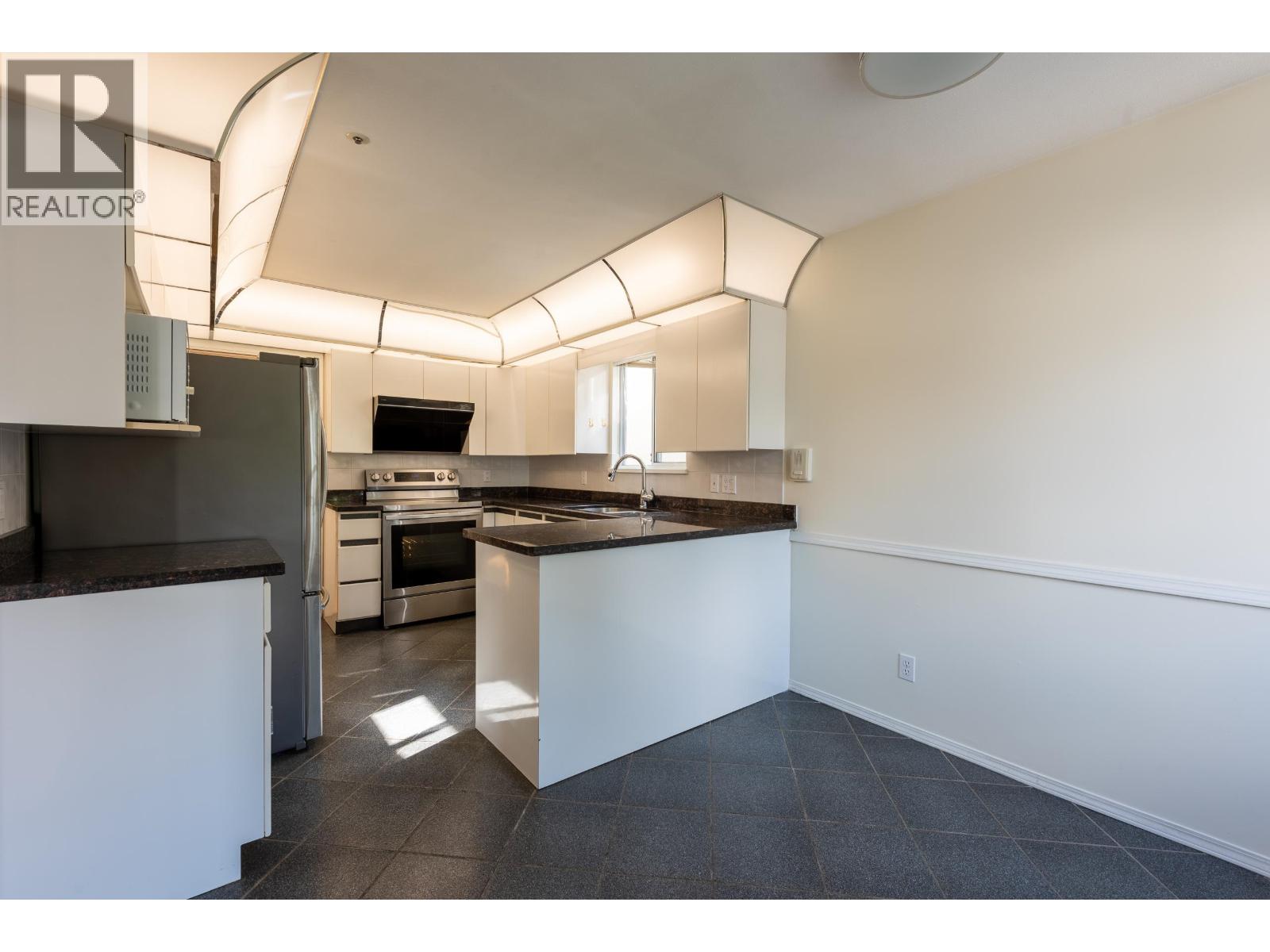 6775 Culloden Street Property Photo 6