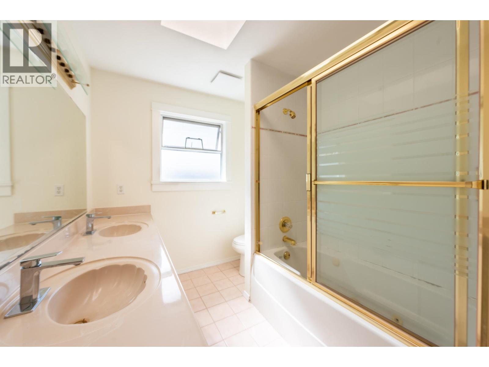 6775 Culloden Street Property Photo 11