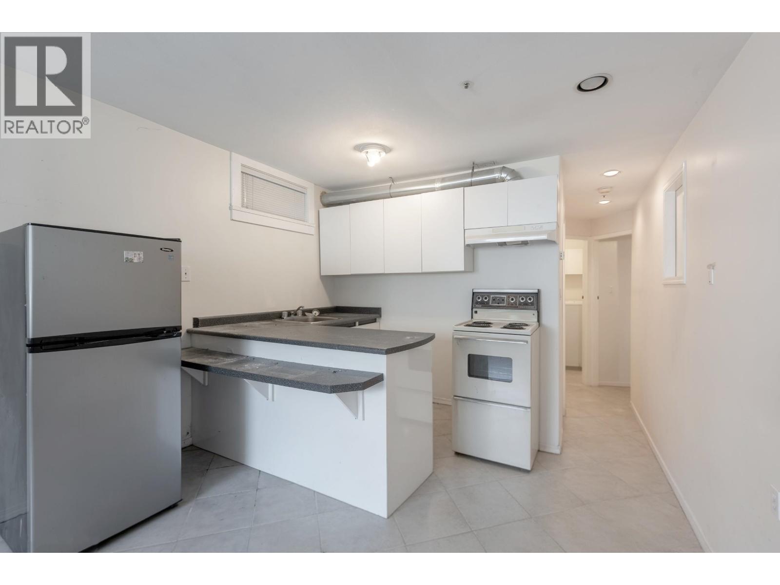 6775 Culloden Street Property Photo 15