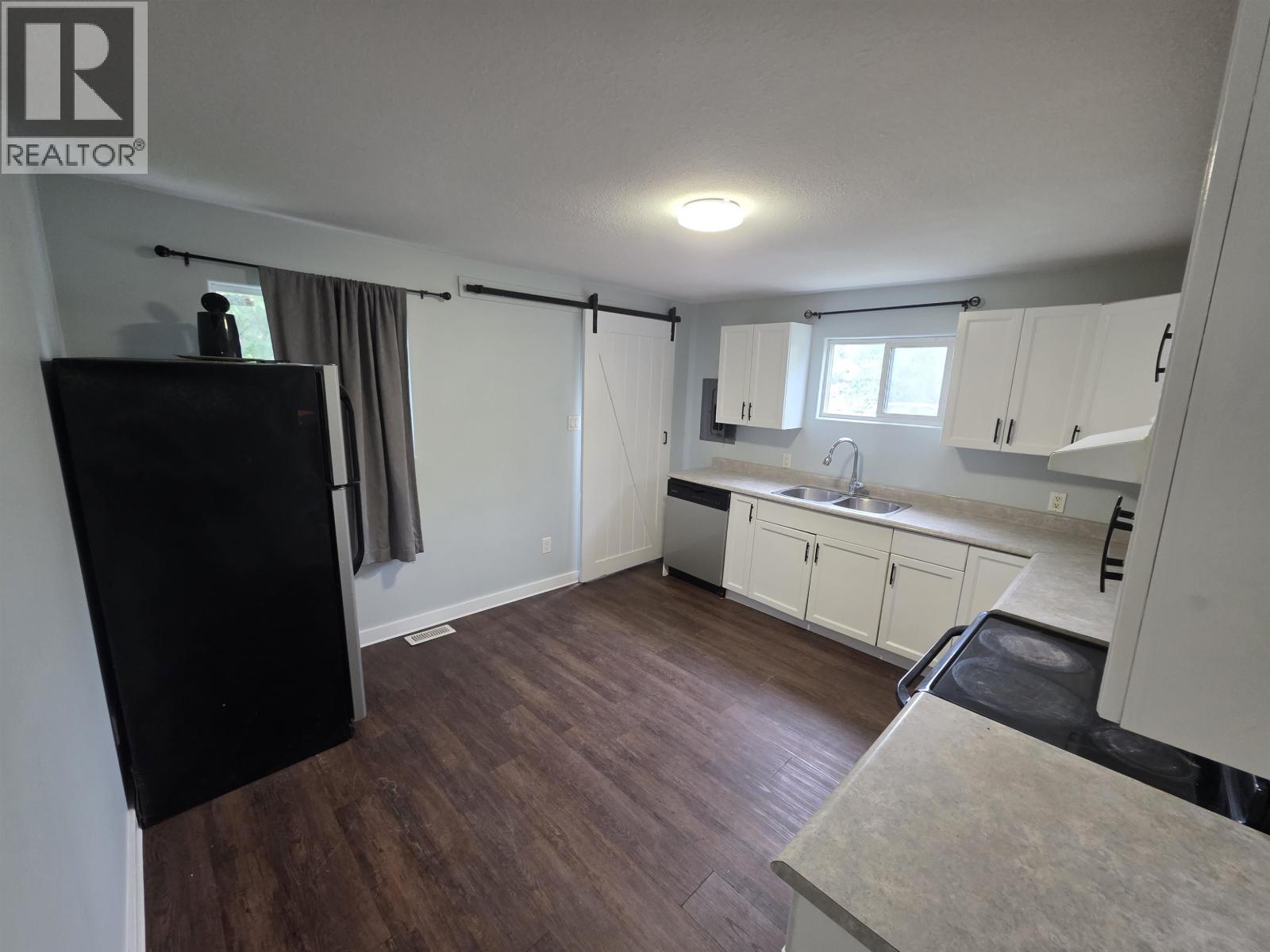 4626 Scott Avenue Property Photo 4