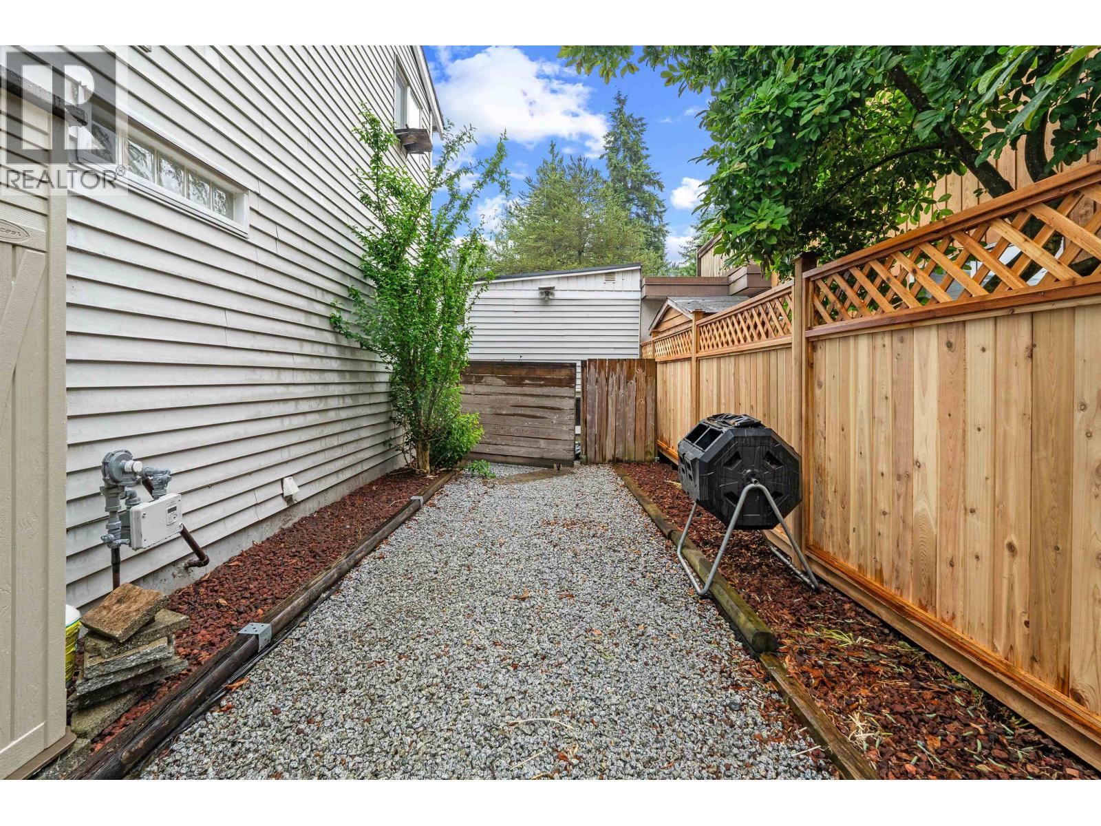 886 Pinebrook Place Property Photo 14
