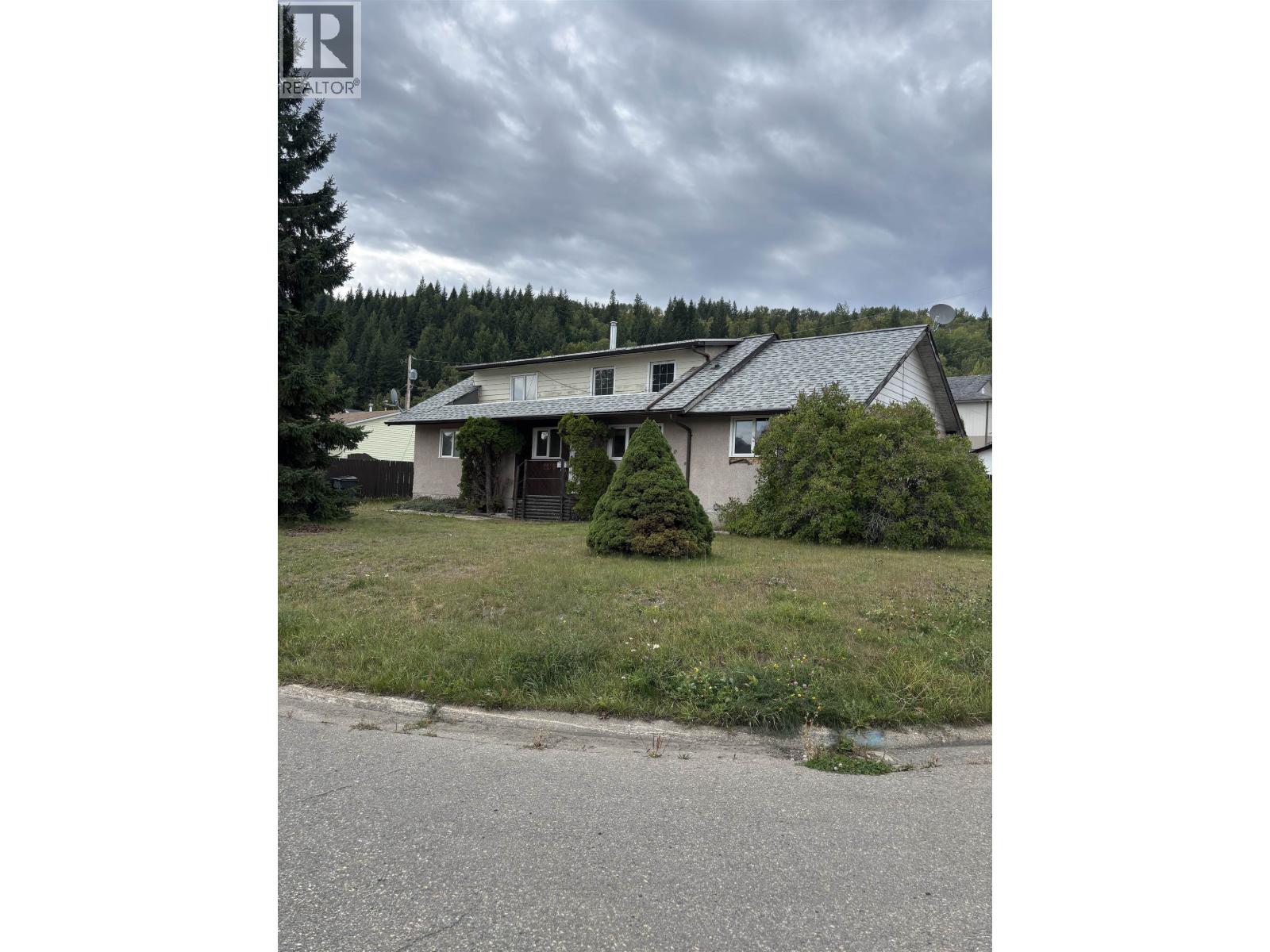 Bc 2275 Webber Crescent Property Photo 1