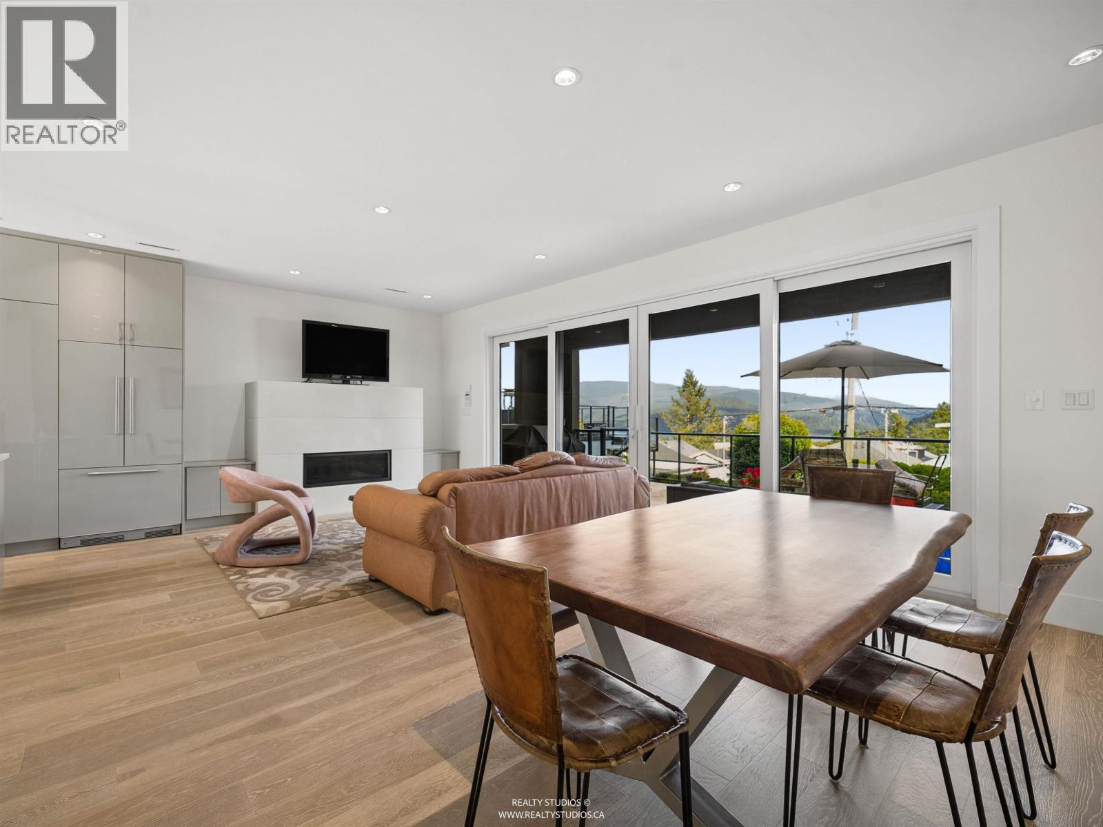 116 N Warwick Avenue Property Photo 15