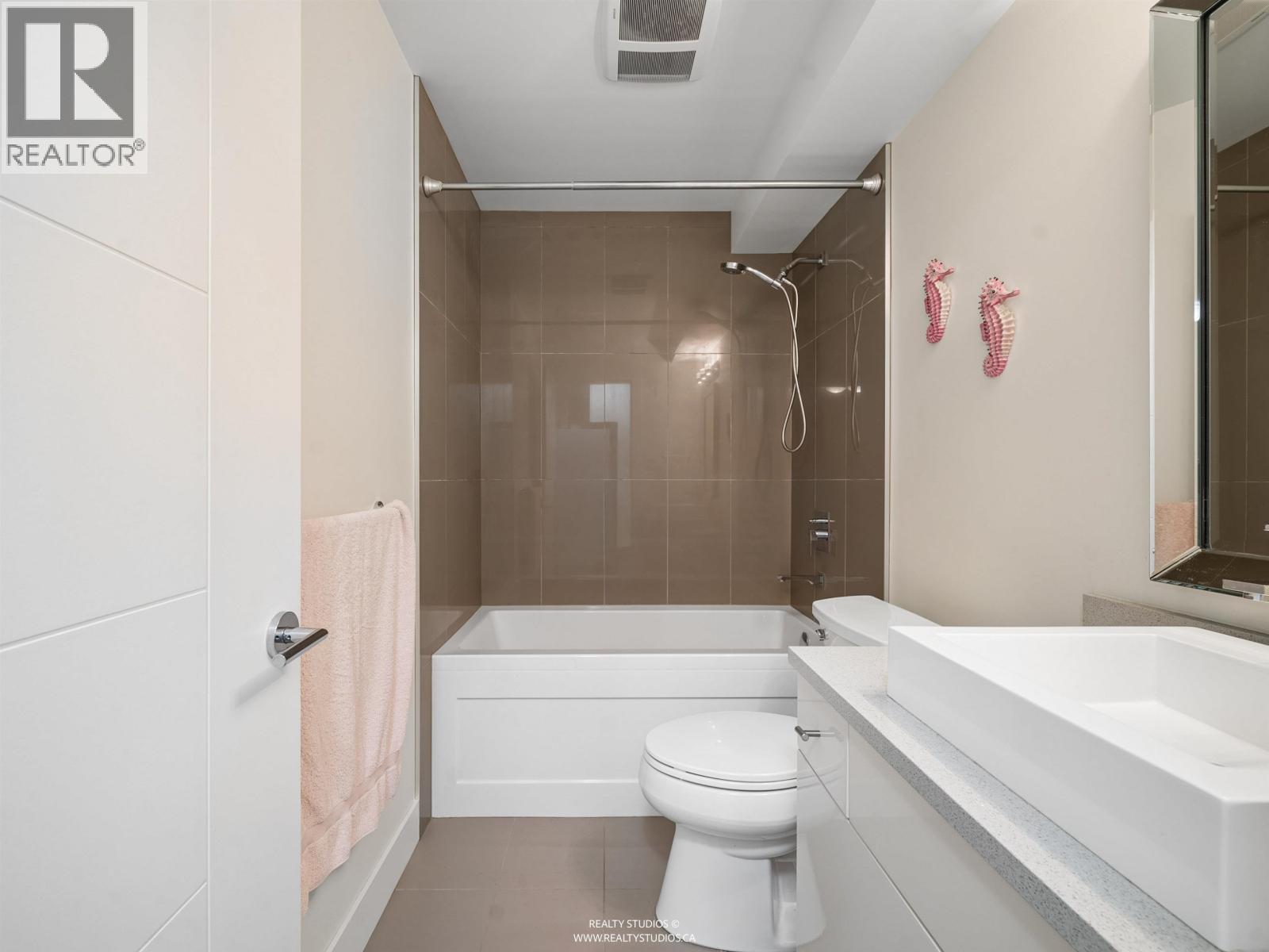 116 N Warwick Avenue Property Photo 22