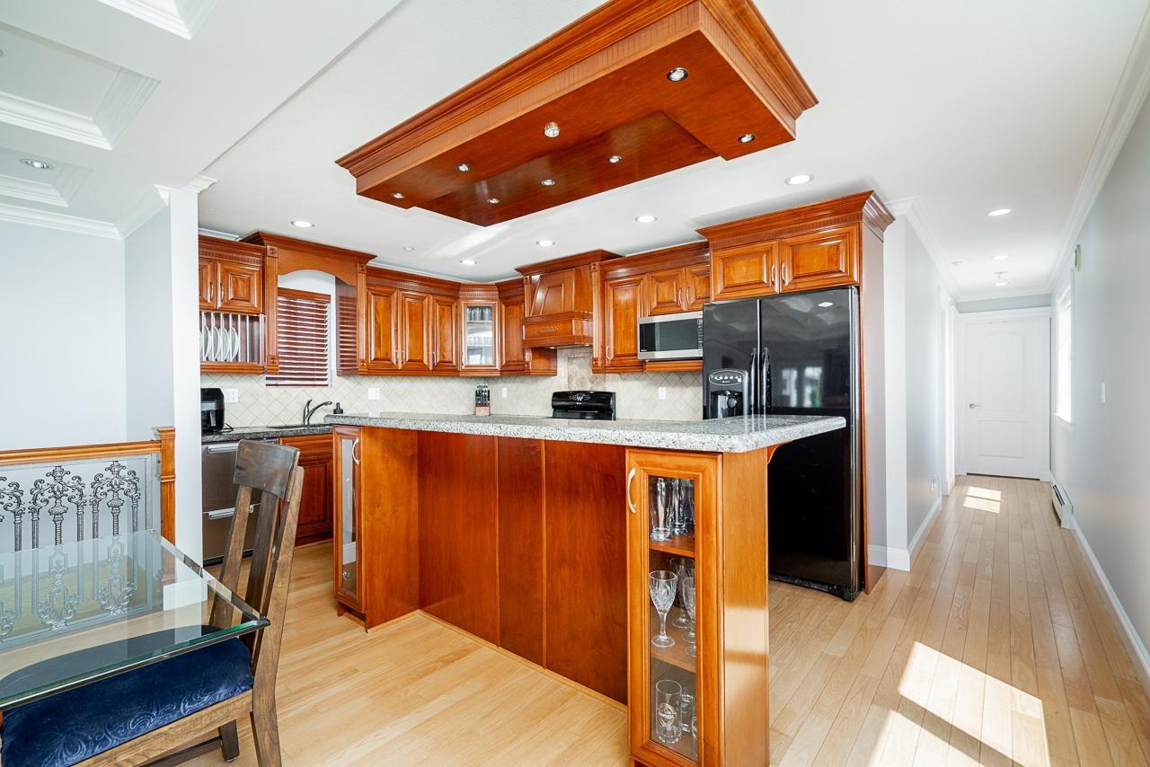 976 Parker Street Property Photo 11