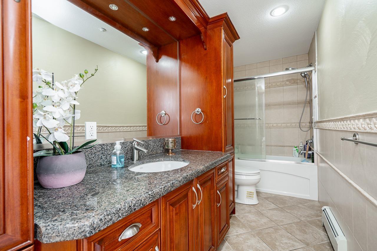 976 Parker Street Property Photo 16
