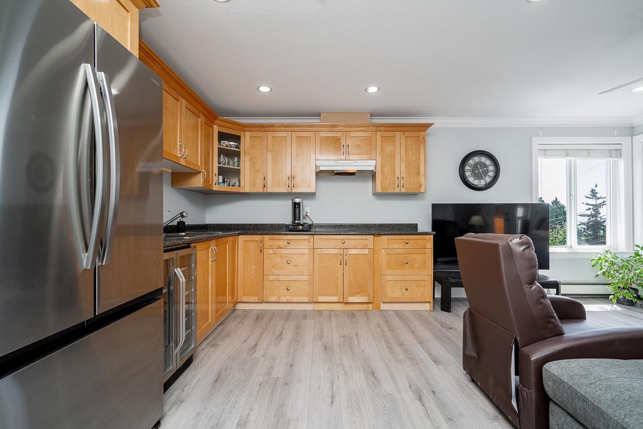 976 Parker Street Property Photo 24