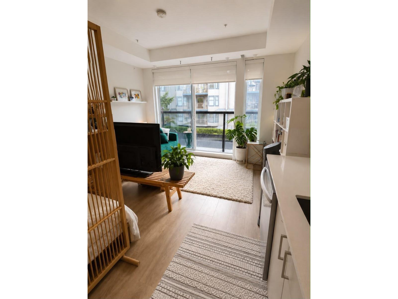 E405 13858 108 Avenue Property Photo 2