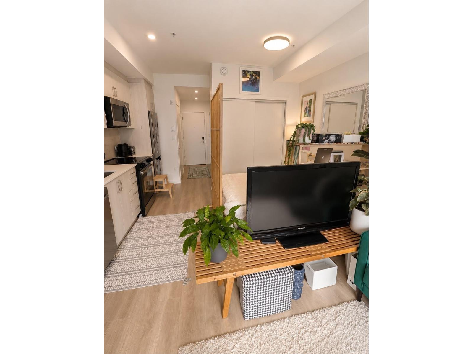 E405 13858 108 Avenue Property Photo 5