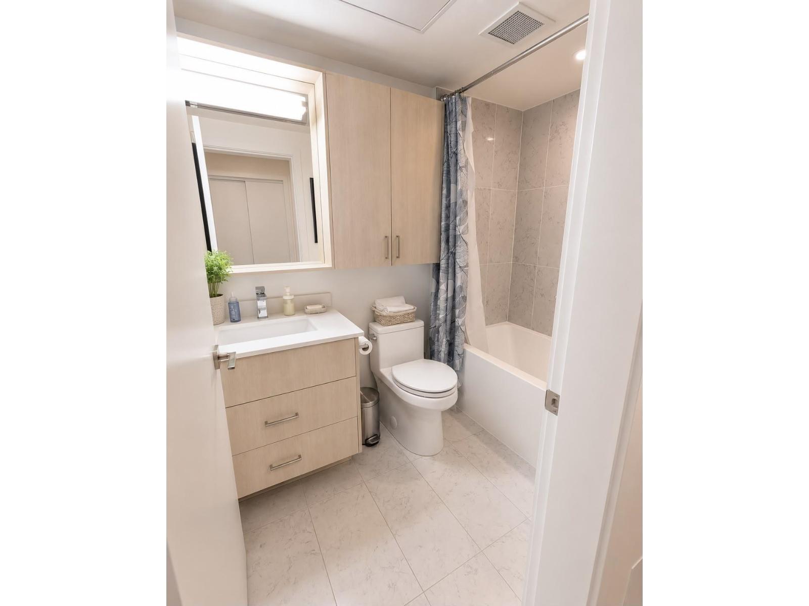 E405 13858 108 Avenue Property Photo 7