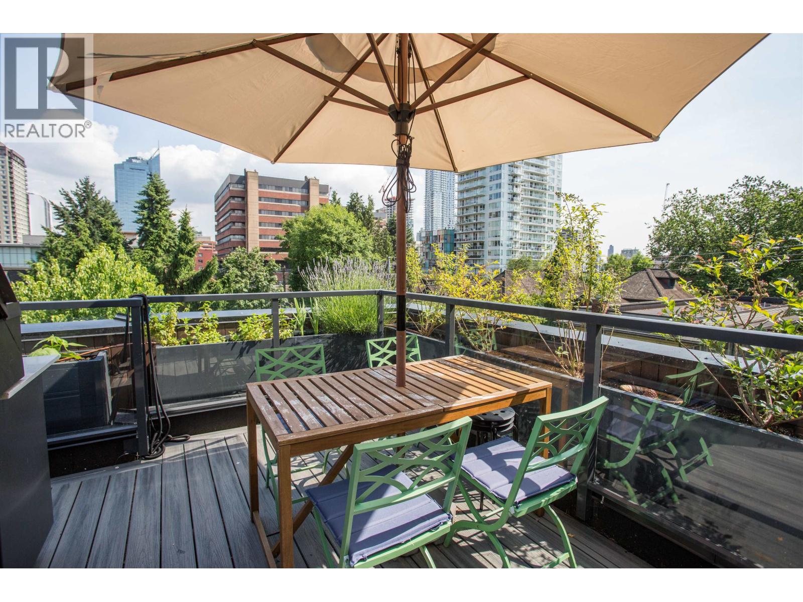 2 1152 Comox Street Property Photo 1