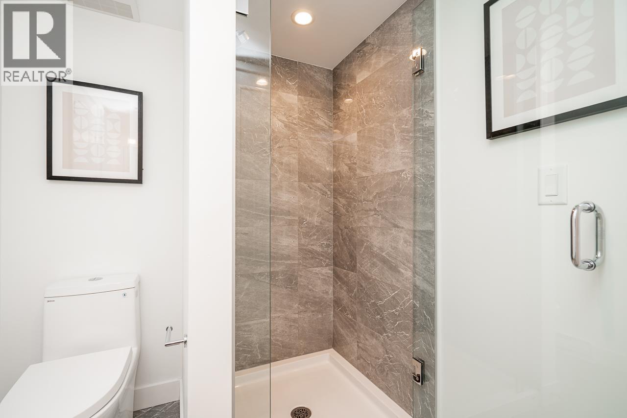 533 W 29th Avenue Property Photo 23