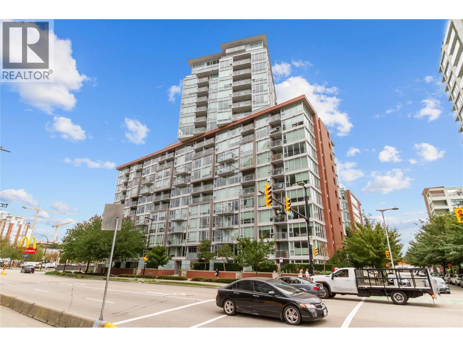 1819 1618 QUEBEC STREET Property Photo 1