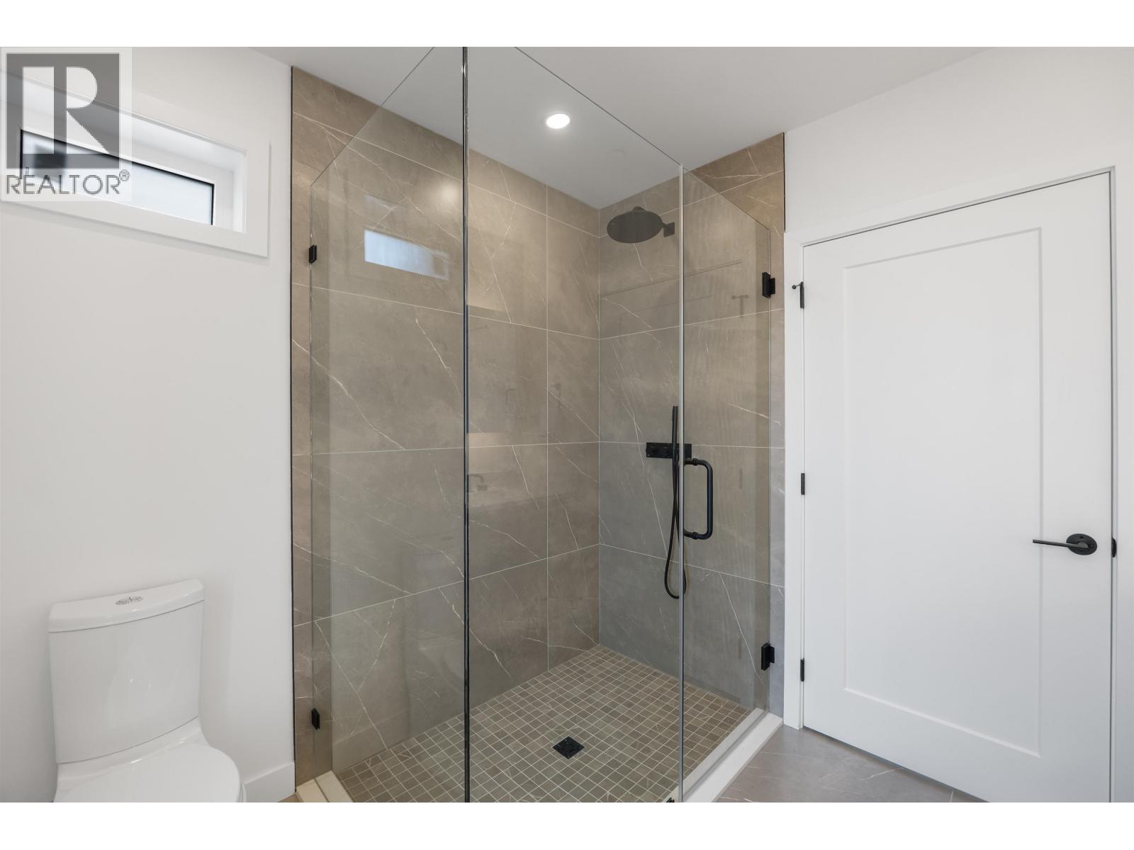 1012 W 52nd Avenue Property Photo 13