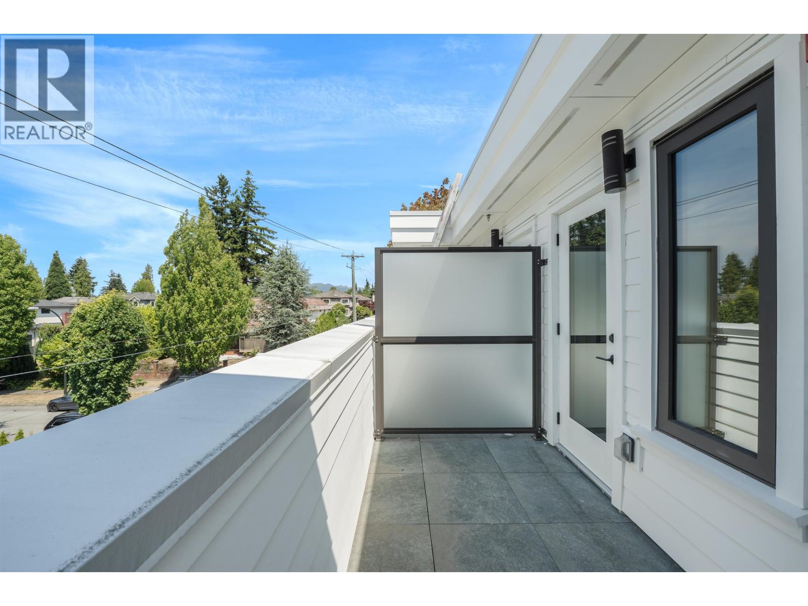 1012 W 52nd Avenue Property Photo 16