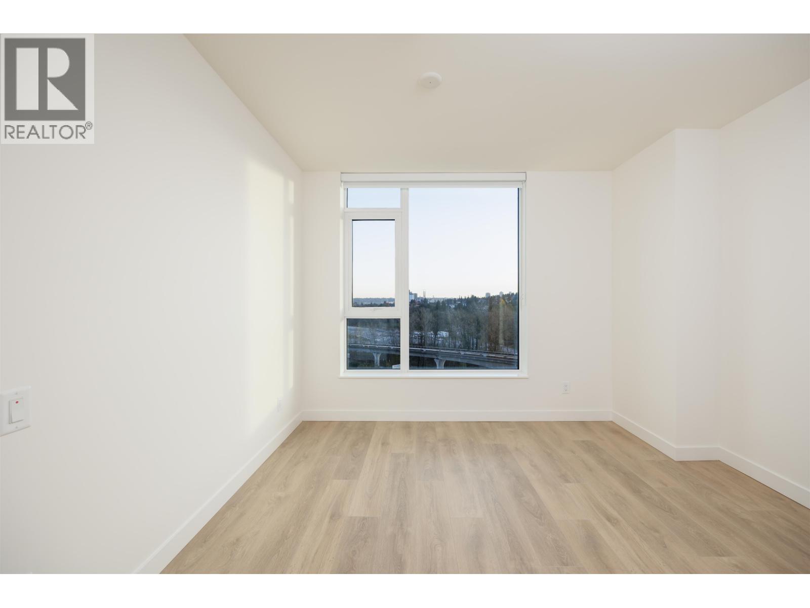 802 308 Alderson Avenue Property Photo 11