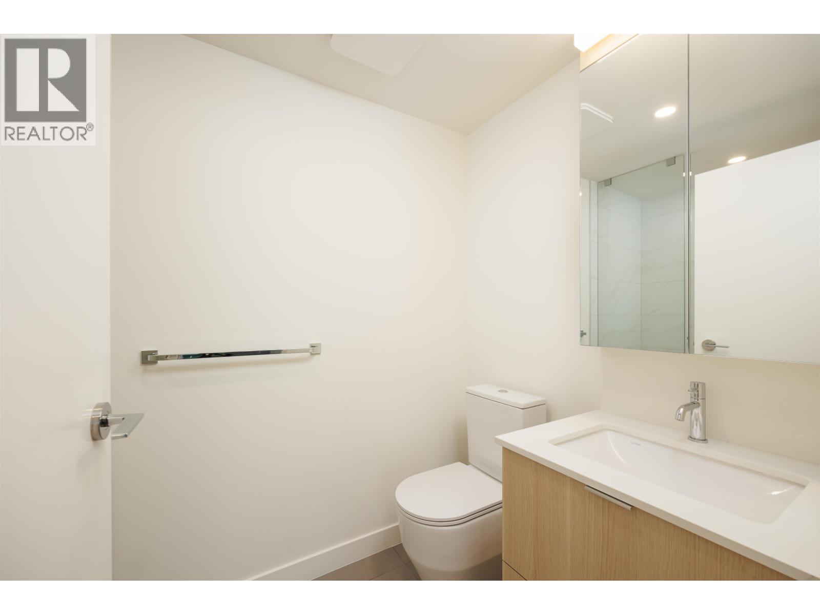 802 308 Alderson Avenue Property Photo 12