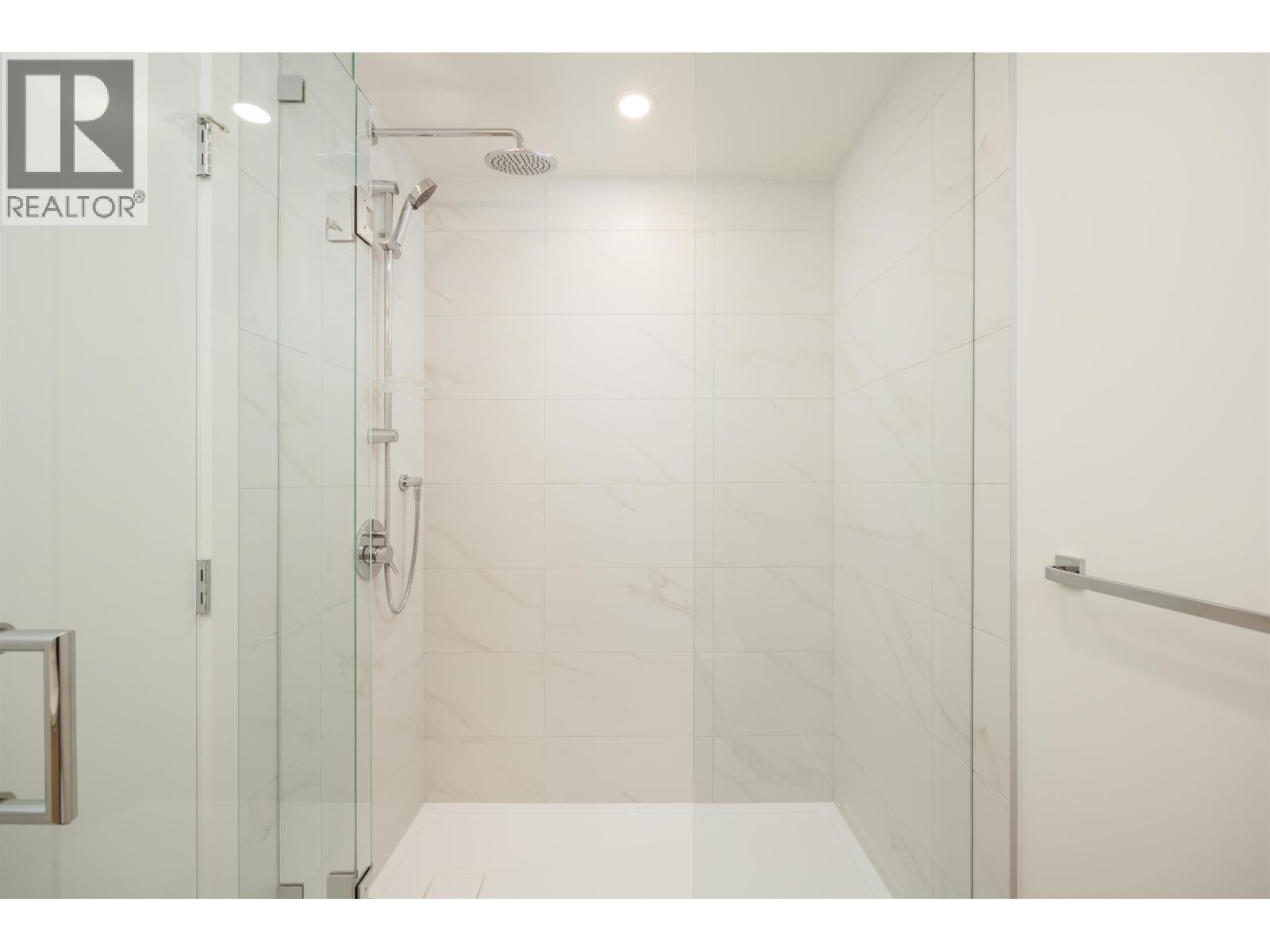 802 308 Alderson Avenue Property Photo 13