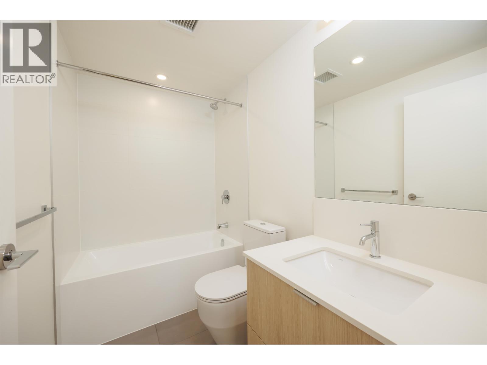 802 308 Alderson Avenue Property Photo 16
