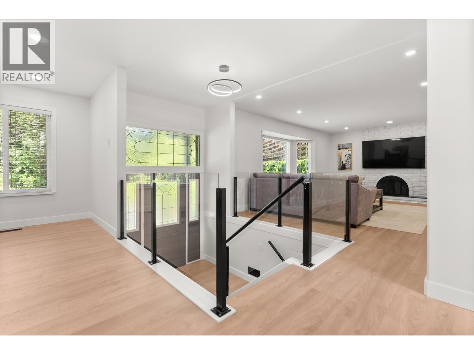 9152 Klenner Drive Property Photo 14