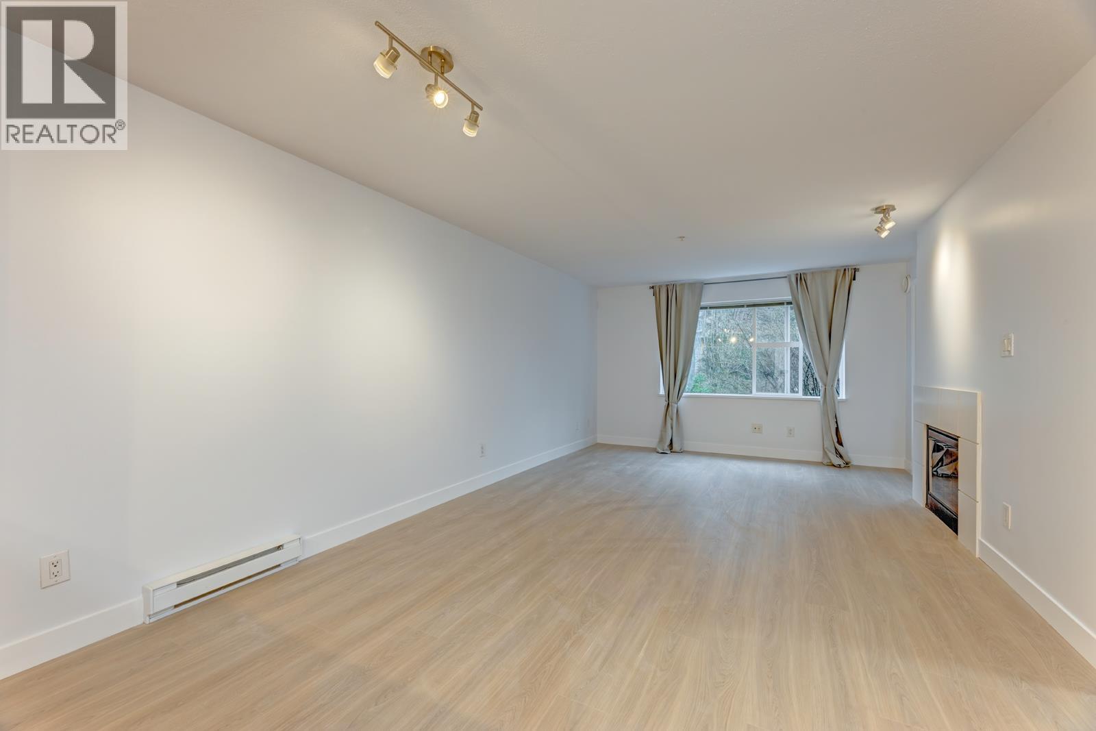 209 6888 Southpoint Drive Property Photo 10