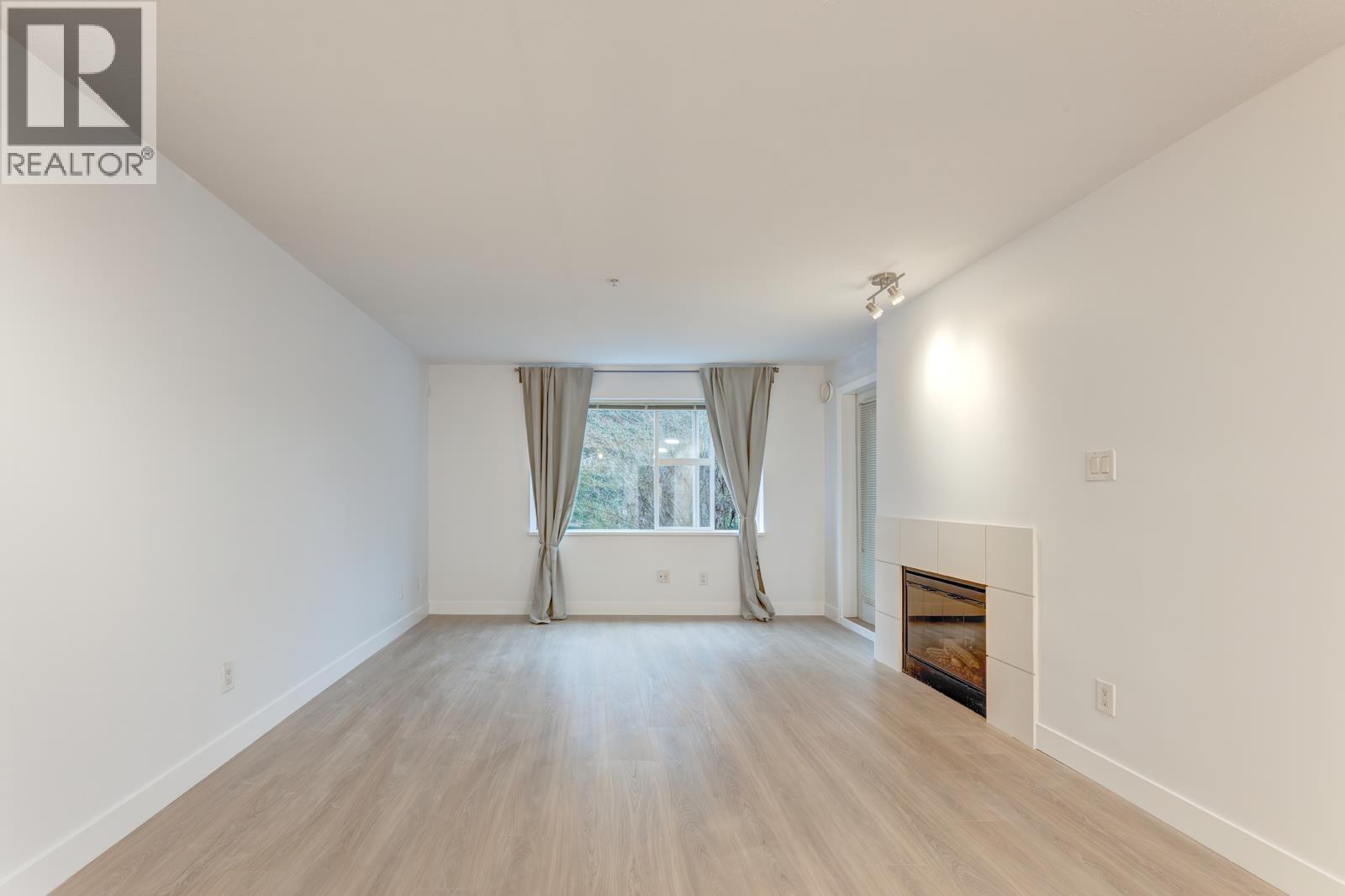 209 6888 Southpoint Drive Property Photo 12