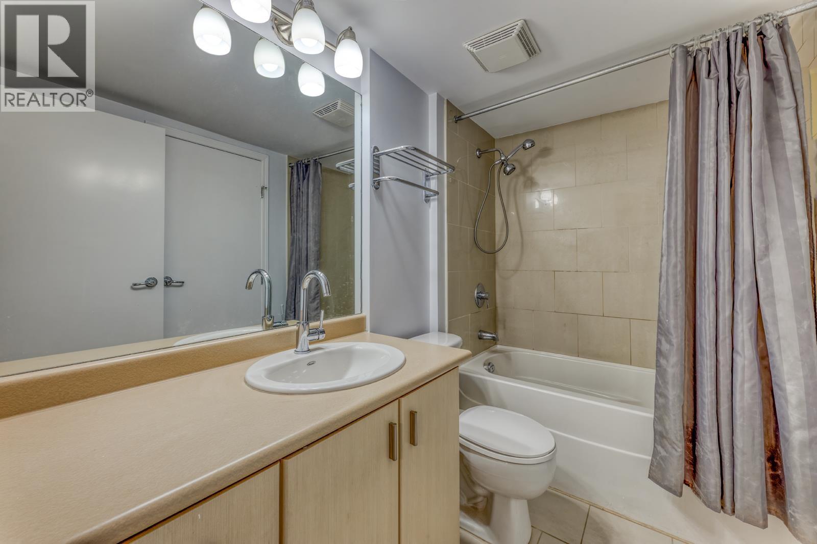 209 6888 Southpoint Drive Property Photo 13