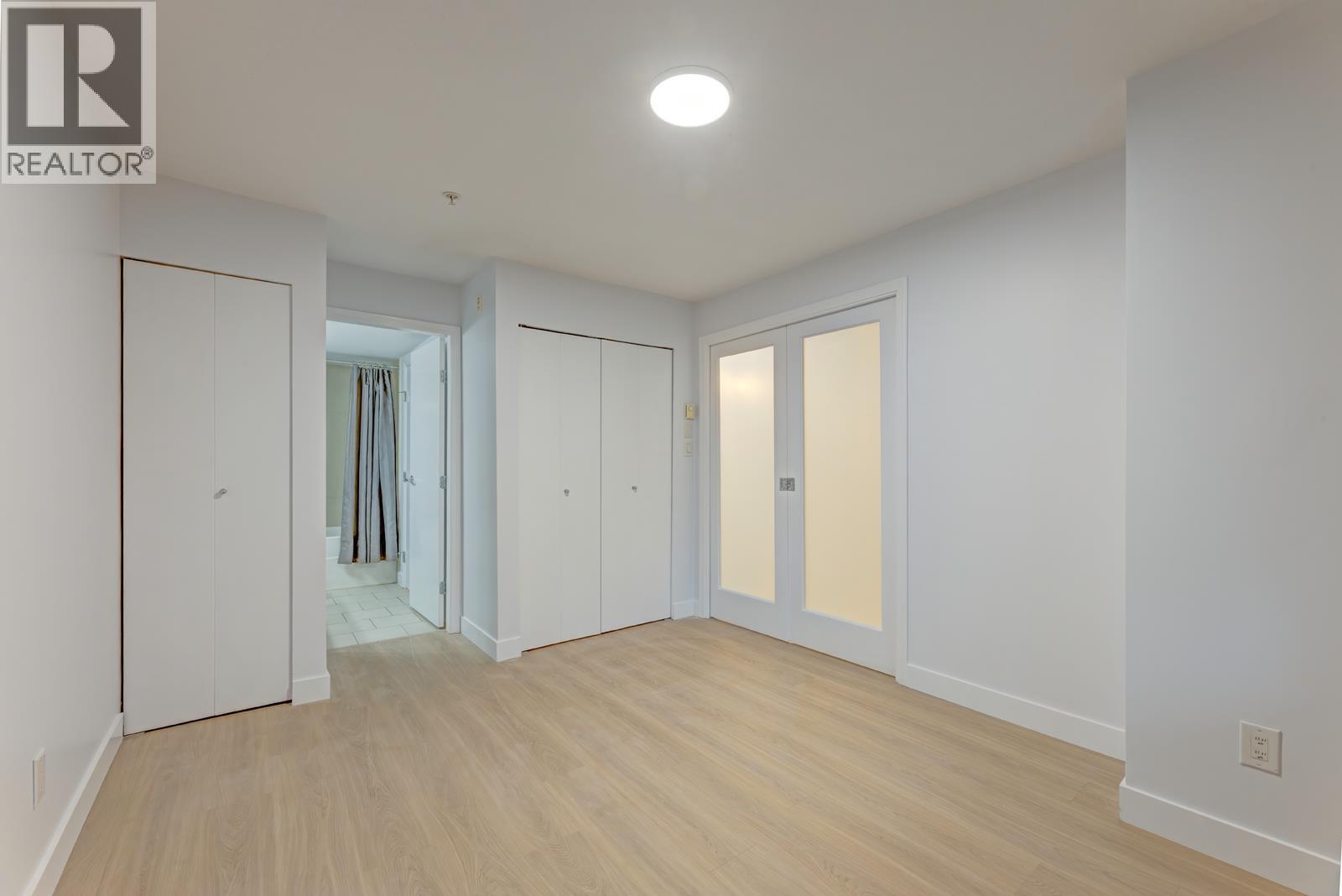 209 6888 Southpoint Drive Property Photo 17