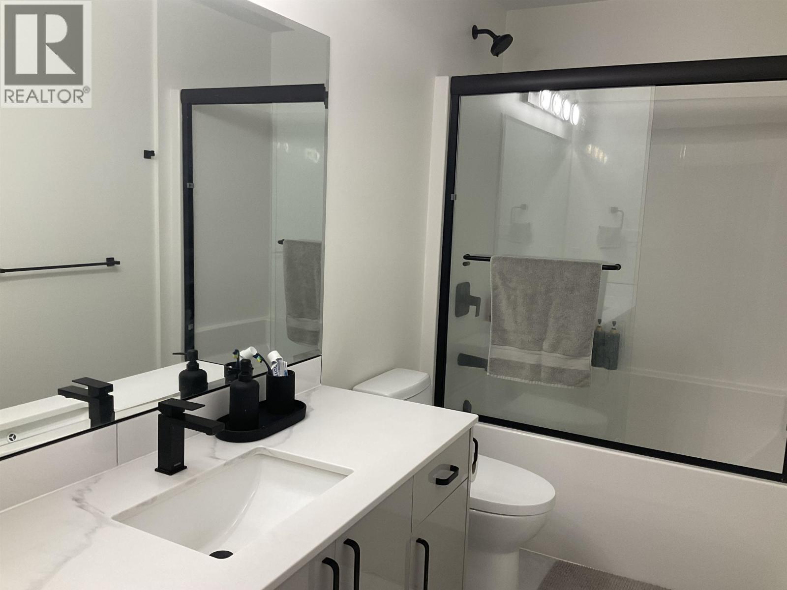 101 2395 Rowe Street Property Photo 16