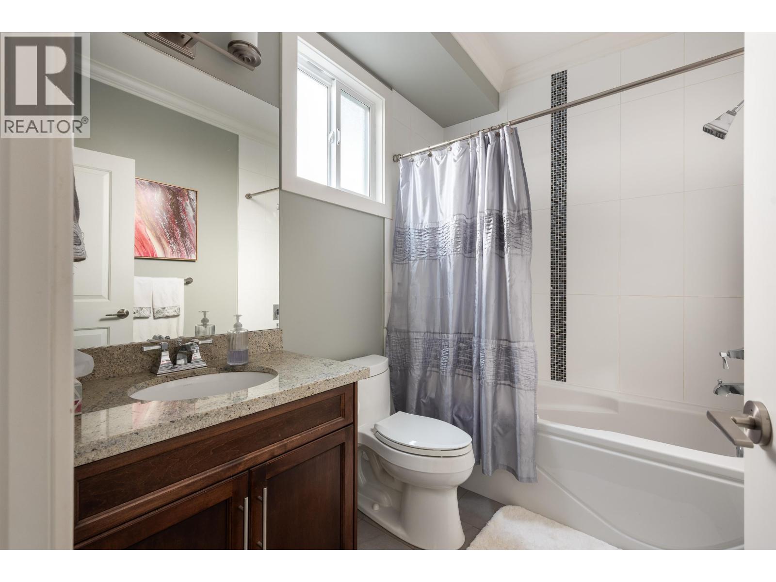 362 E 21st Street Property Photo 15