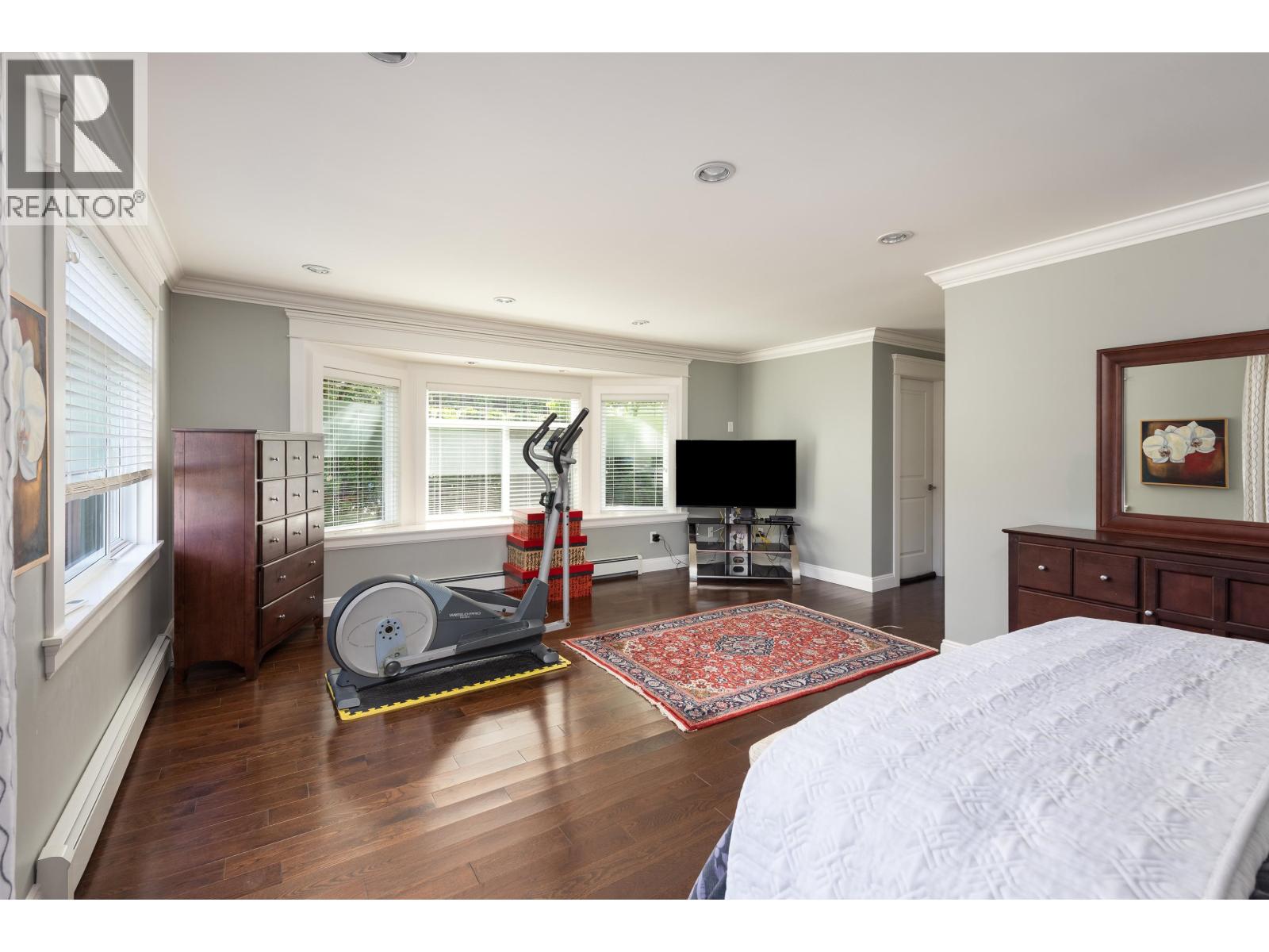 362 E 21st Street Property Photo 19