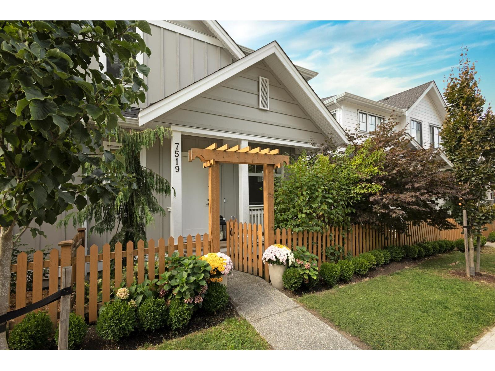 7519 198b Street Property Photo 1