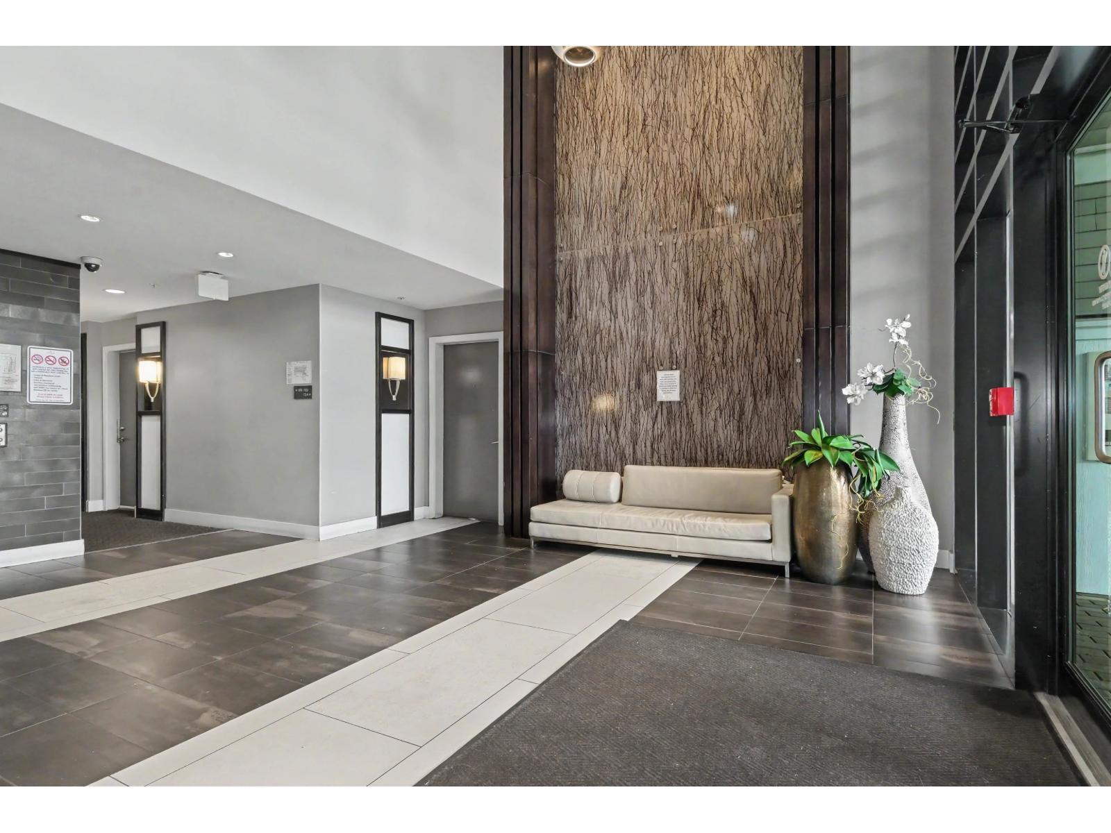 401 6688 120 Street Property Photo 3