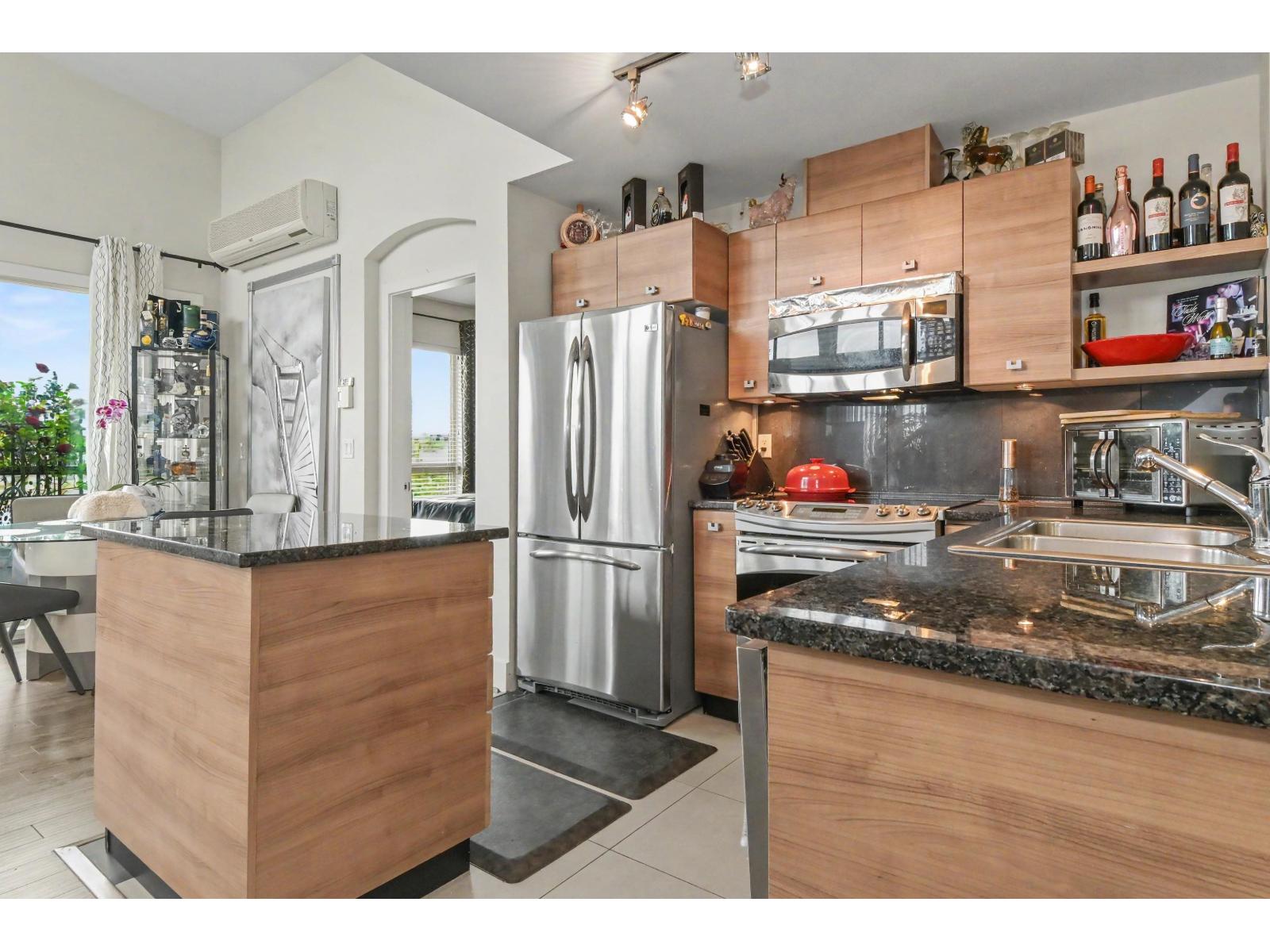 401 6688 120 Street Property Photo 6