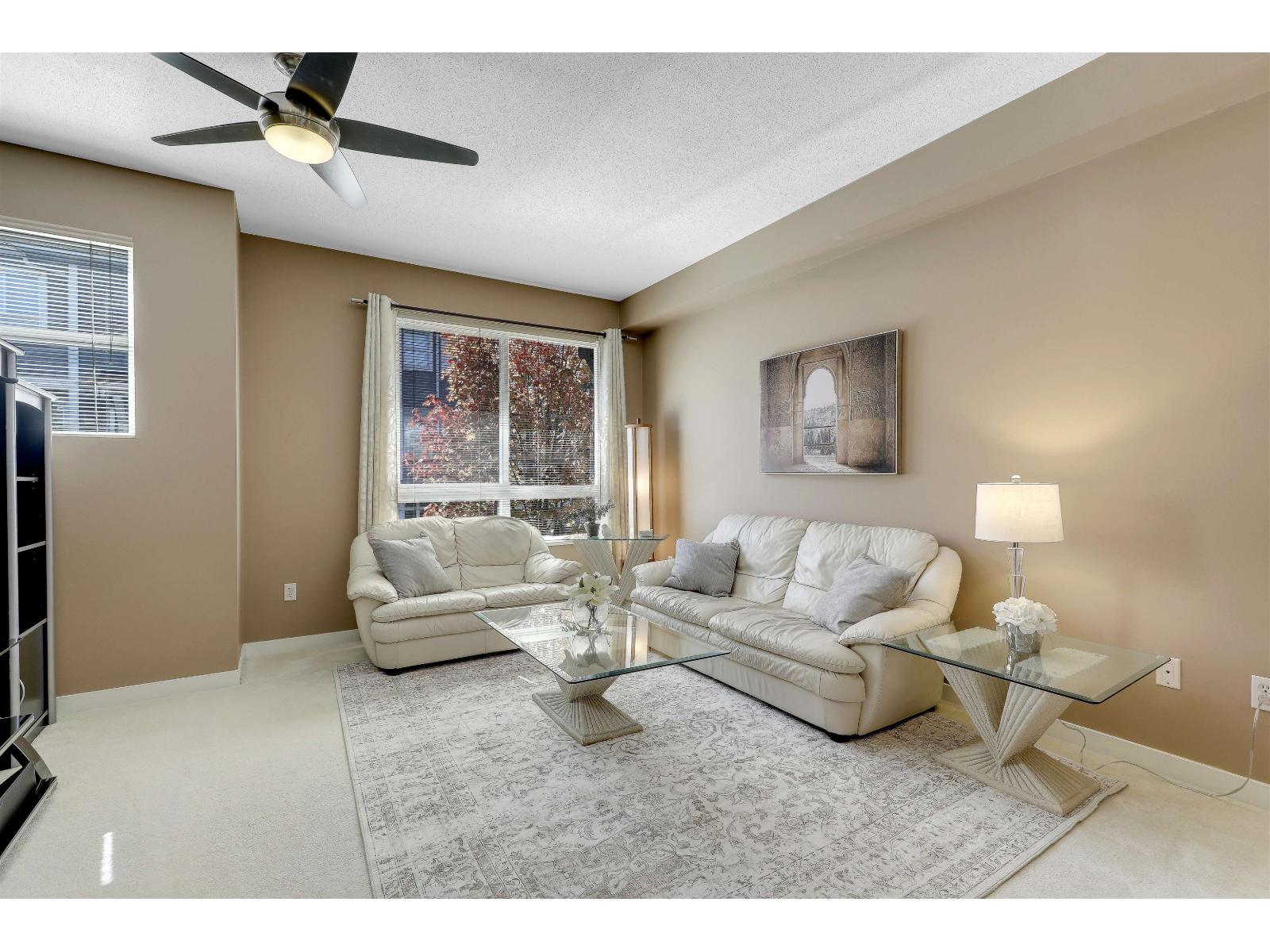 53 2729 158 Street Property Photo 5