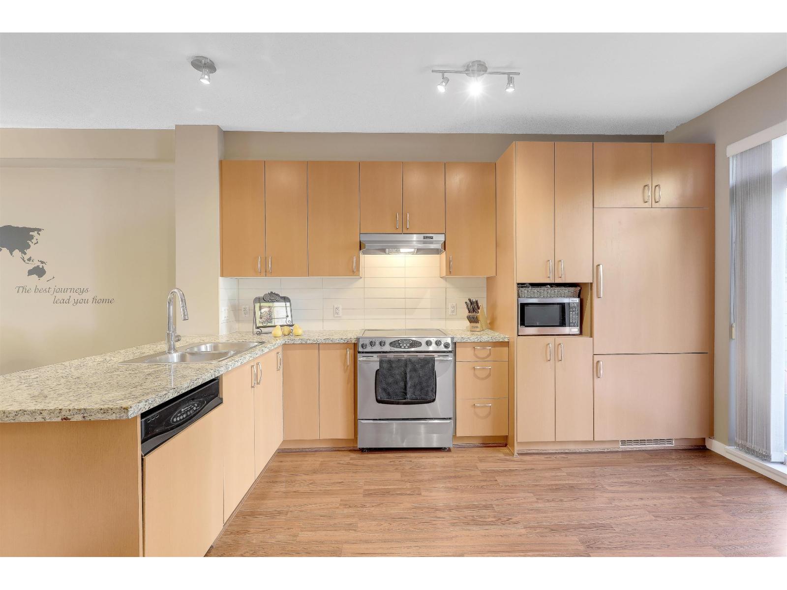 53 2729 158 Street Property Photo 12