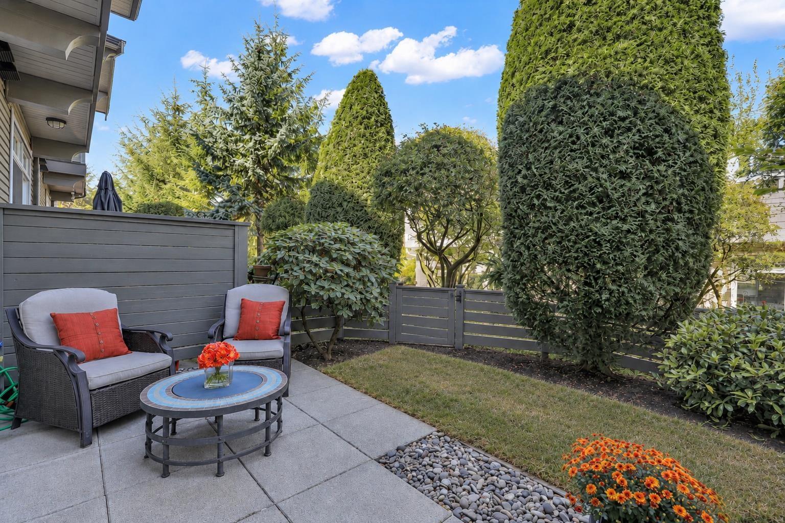 53 2729 158 Street Property Photo 15