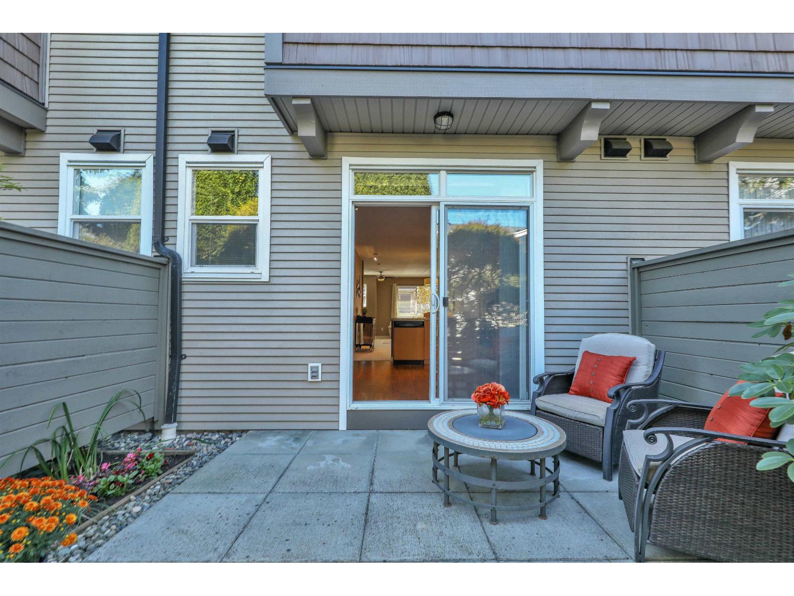 53 2729 158 Street Property Photo 16