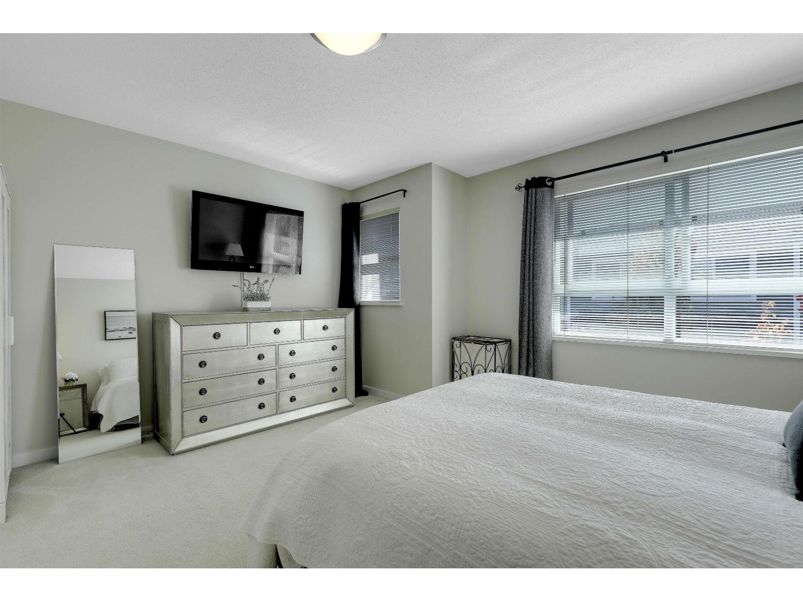 53 2729 158 Street Property Photo 20