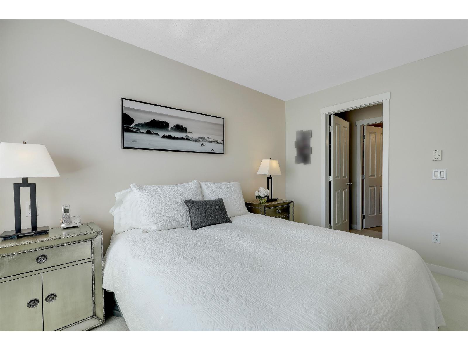 53 2729 158 Street Property Photo 21