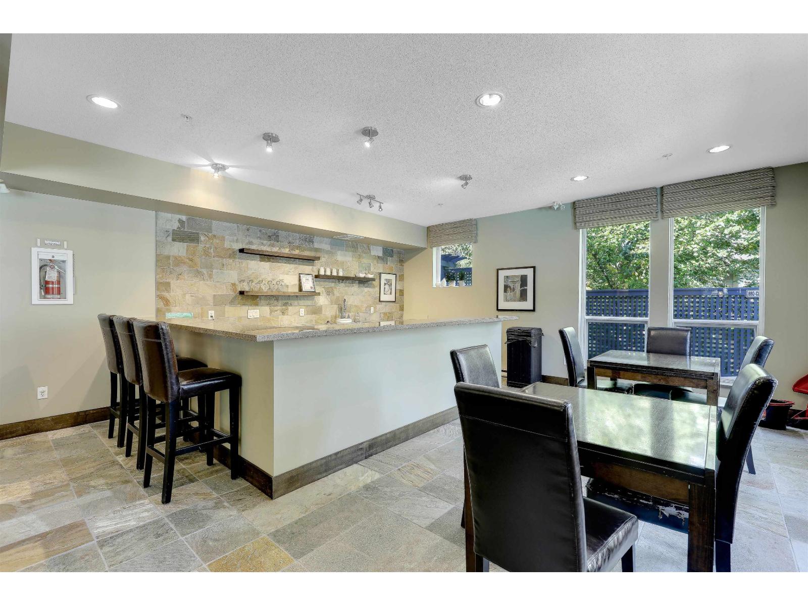53 2729 158 Street Property Photo 32